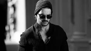 Ricardo Arjona continúa presentando un tema por semana