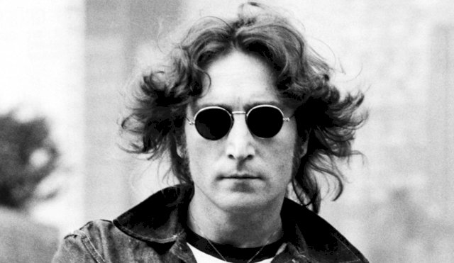 Lanzarán una colección de lujo con clásicos de John Lennon