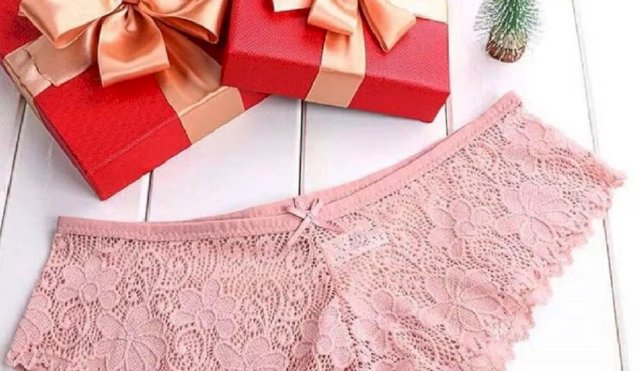 Por qué se regala ropa interior rosa en Navidad